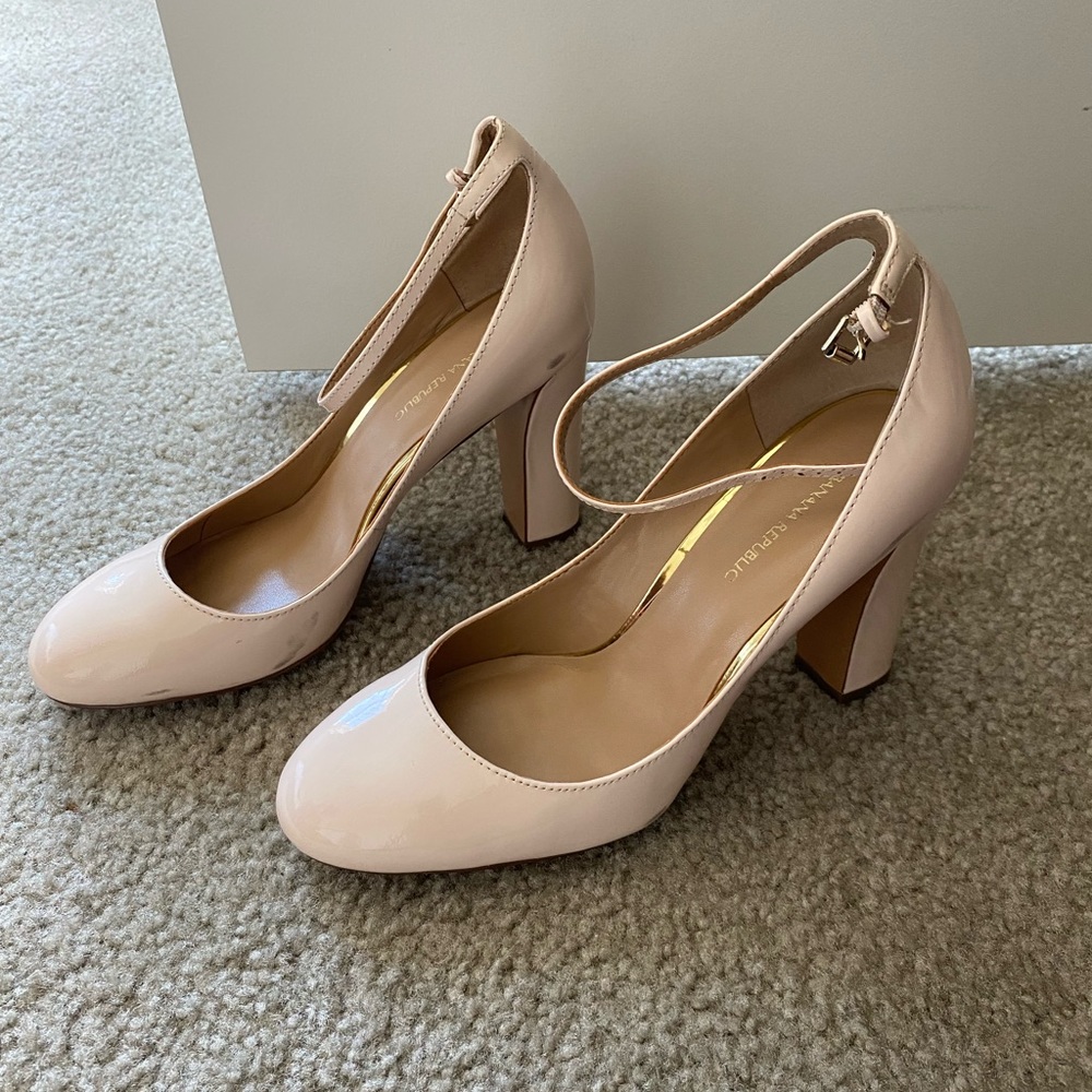 Banana Republic Nude Heels